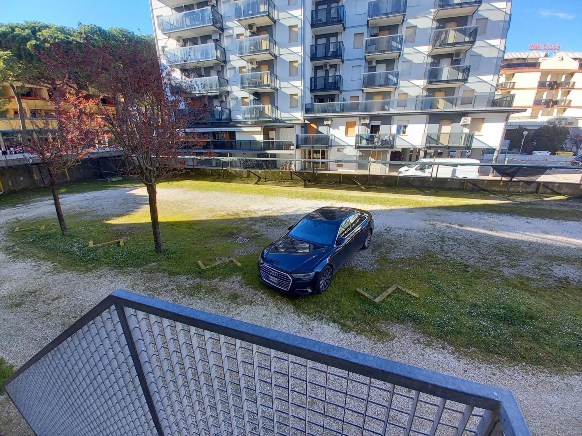 Giulio'S Apartment Bibione Exterior photo